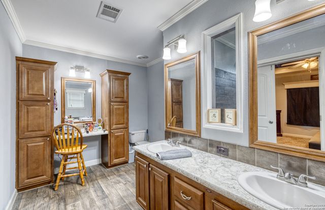 1189A N CR 350, Concan, TX 78838