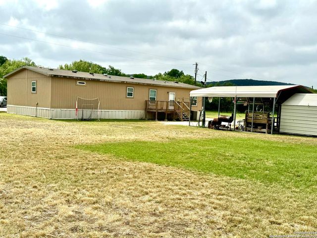 1189A N CR 350, Concan, TX 78838