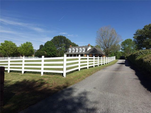 1444 Doe Valley Drive, Lithonia, GA 30058