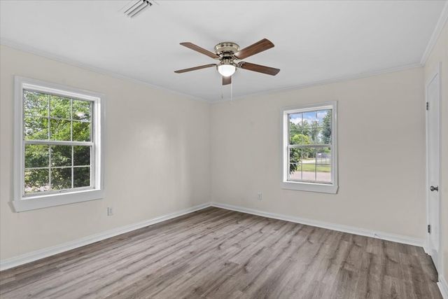 409 Peachtree St, Headland, AL 36345