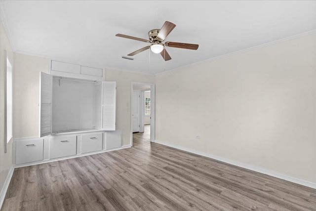 409 Peachtree St, Headland, AL 36345
