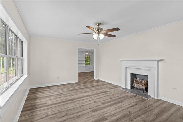 409 Peachtree St, Headland, AL 36345