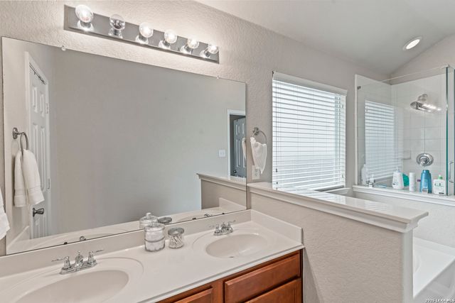 10002 SUN ML, San Antonio, TX 78254