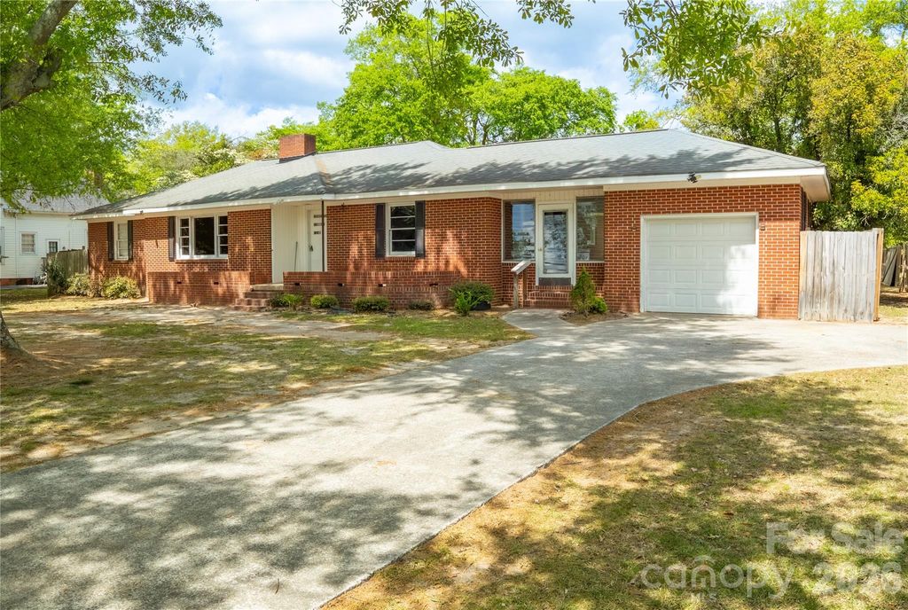 211 E Richland Street, Kershaw, SC 29067