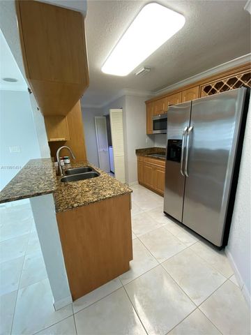 17500 NW 67th Pl F-4, Hialeah, FL 33015