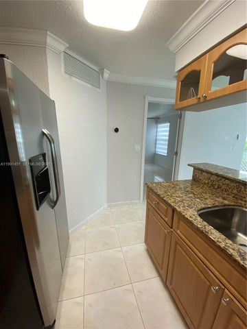 17500 NW 67th Pl F-4, Hialeah, FL 33015