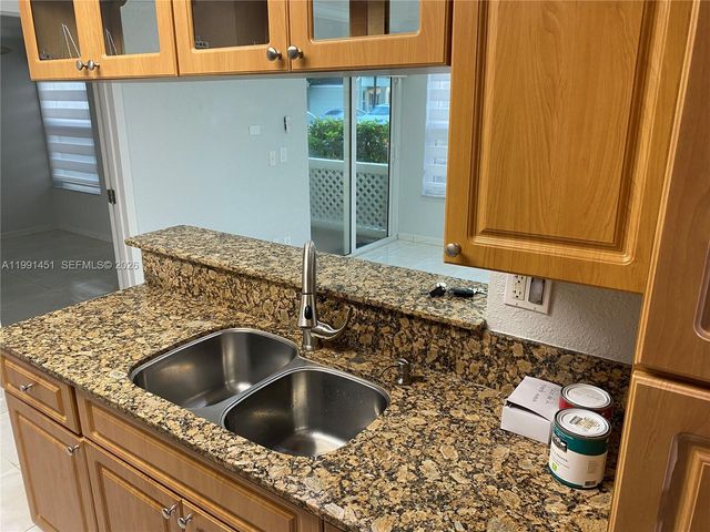 17500 NW 67th Pl F-4, Hialeah, FL 33015