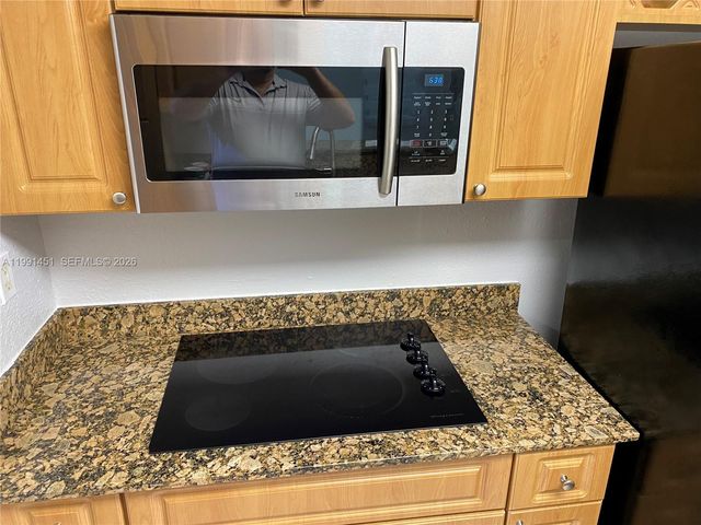 17500 NW 67th Pl F-4, Hialeah, FL 33015