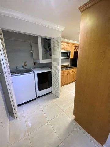 17500 NW 67th Pl F-4, Hialeah, FL 33015