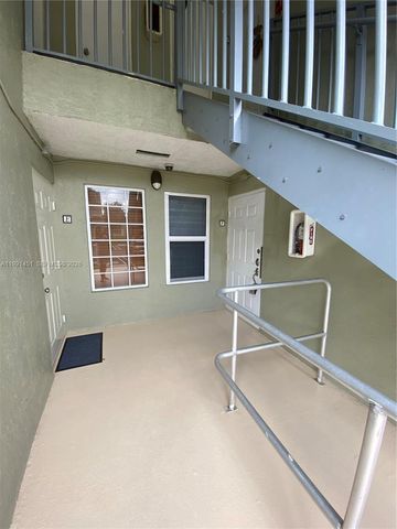 17500 NW 67th Pl F-4, Hialeah, FL 33015