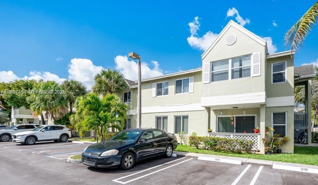 17500 NW 67th Pl F-4, Hialeah, FL 33015