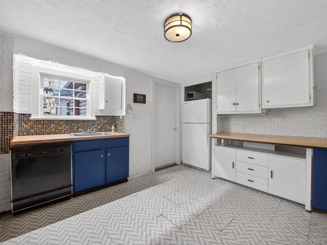 325 Haverstraw Road, Montebello, NY 10901