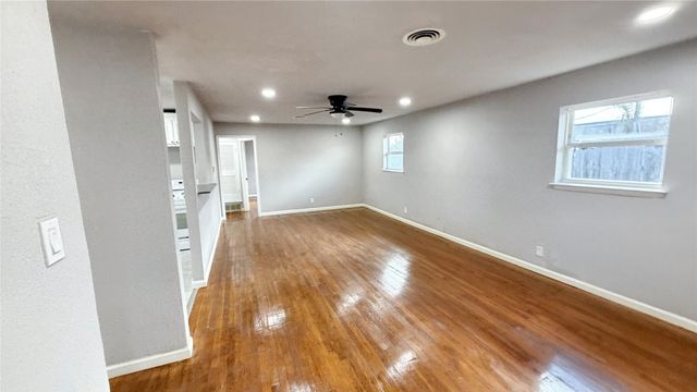 4200 Kenwood Court B, Fort Worth, TX 76103