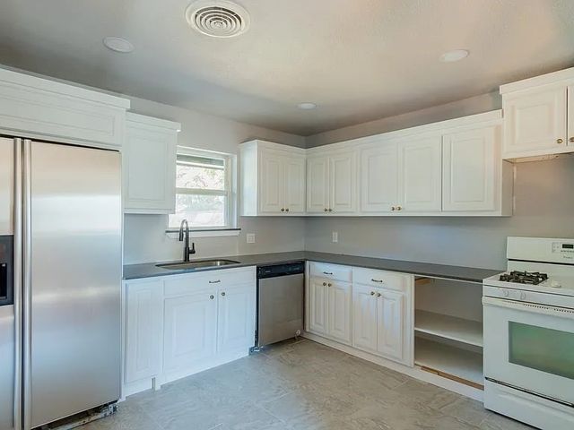 4200 Kenwood Court B, Fort Worth, TX 76103