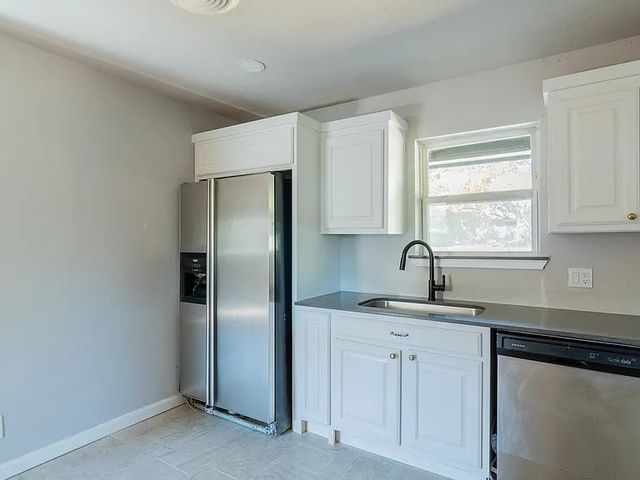 4200 Kenwood Court B, Fort Worth, TX 76103