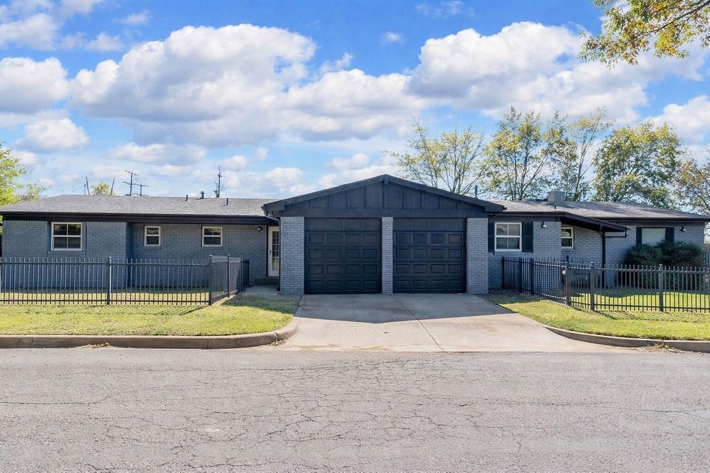 4200 Kenwood Court B, Fort Worth, TX 76103