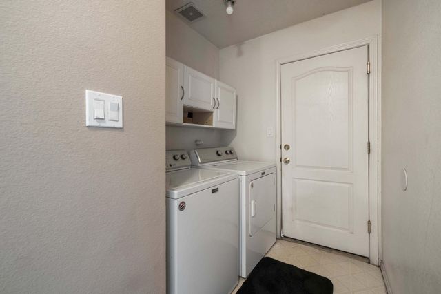 483 Ridge Stone Drive SW, Albuquerque, NM 87121