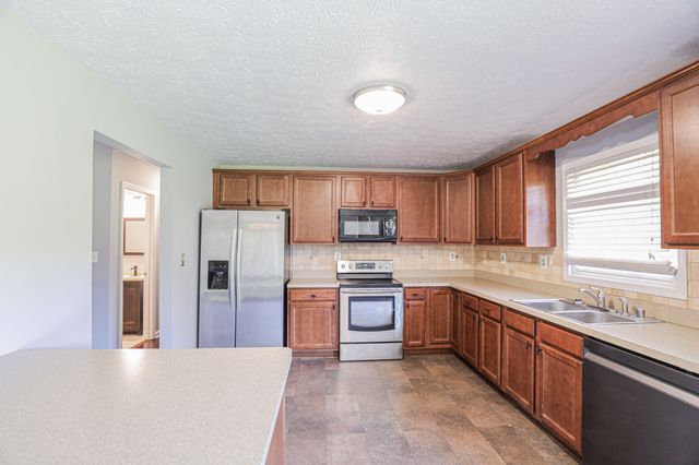 6415 Waid Circle, Paducah, KY 42001
