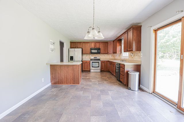 6415 Waid Circle, Paducah, KY 42001