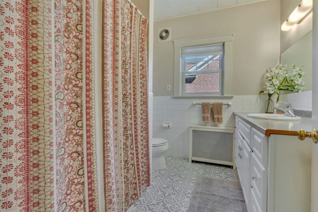 173 Winnacunnet Road, Hampton, NH 03842