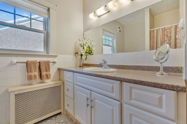 173 Winnacunnet Road, Hampton, NH 03842