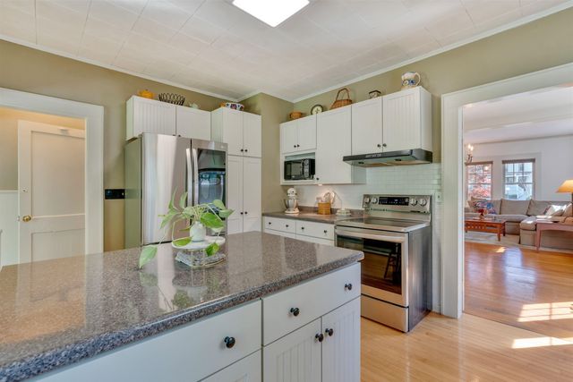 173 Winnacunnet Road, Hampton, NH 03842