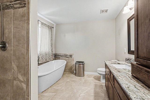 17198 Chianti Court, Macomb Township, MI 48042