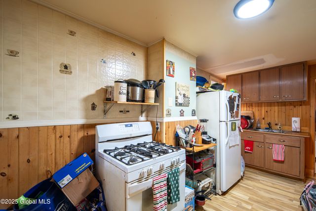 17 7th Street, Watervliet, NY 12189