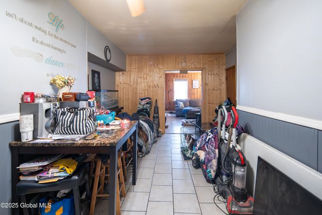 17 7th Street, Watervliet, NY 12189