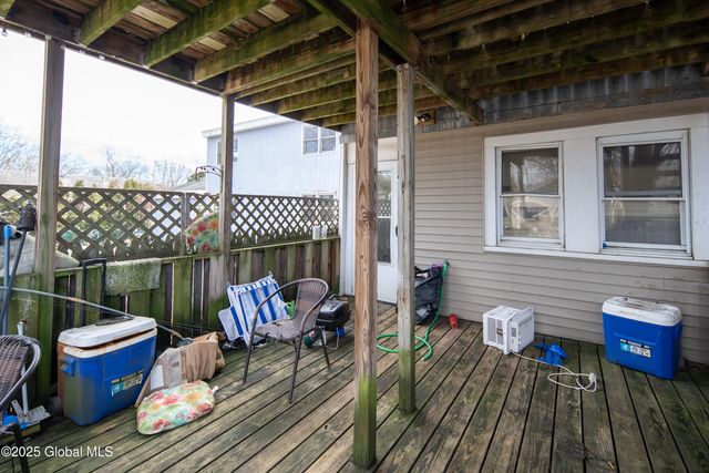 17 7th Street, Watervliet, NY 12189