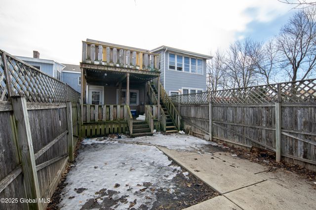 17 7th Street, Watervliet, NY 12189