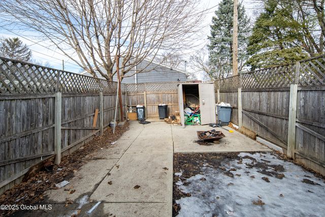 17 7th Street, Watervliet, NY 12189