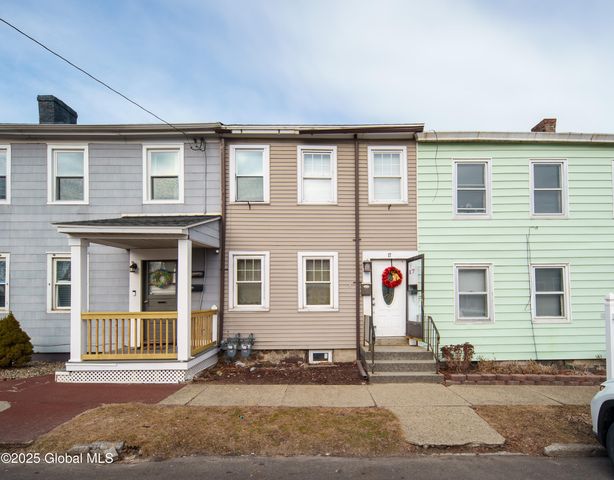 17 7th Street, Watervliet, NY 12189