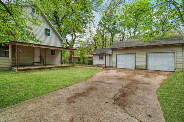 1363 Pine Bluff Street, Paris, TX 75460