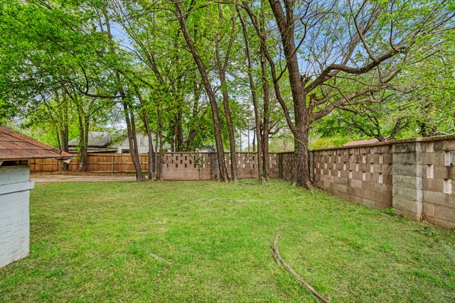 1363 Pine Bluff Street, Paris, TX 75460