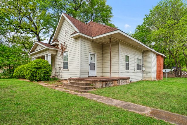1363 Pine Bluff Street, Paris, TX 75460