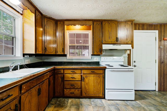 1363 Pine Bluff Street, Paris, TX 75460