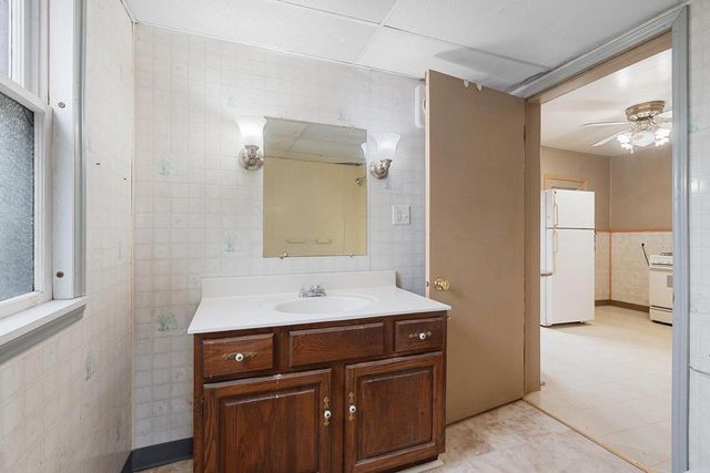 1318 BABBITZ AVENUE, Oshkosh, WI 54901