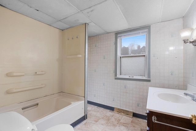 1318 BABBITZ AVENUE, Oshkosh, WI 54901