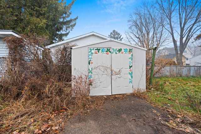 1318 BABBITZ AVENUE, Oshkosh, WI 54901