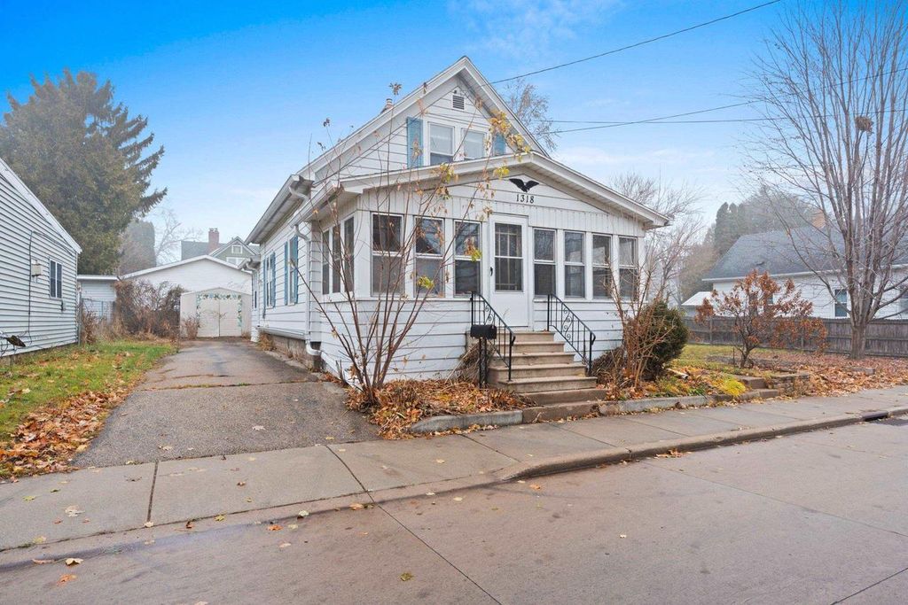 1318 BABBITZ AVENUE, Oshkosh, WI 54901