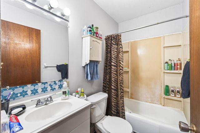 2725 Virginia Avenue N, New Hope, MN 55427