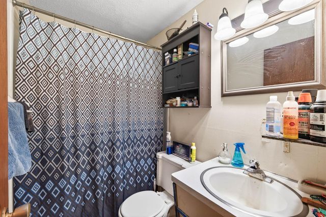 2725 Virginia Avenue N, New Hope, MN 55427