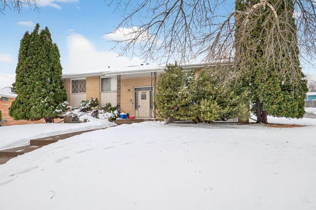 2725 Virginia Avenue N, New Hope, MN 55427