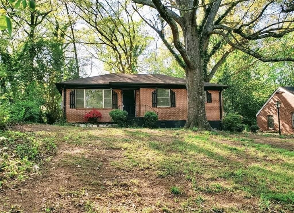 2075 Dellwood Pl, Decatur, GA 30032