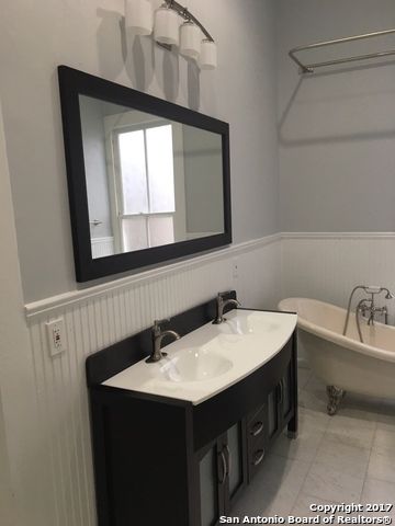 203 Devine St Apt 1, San Antonio, TX 78210