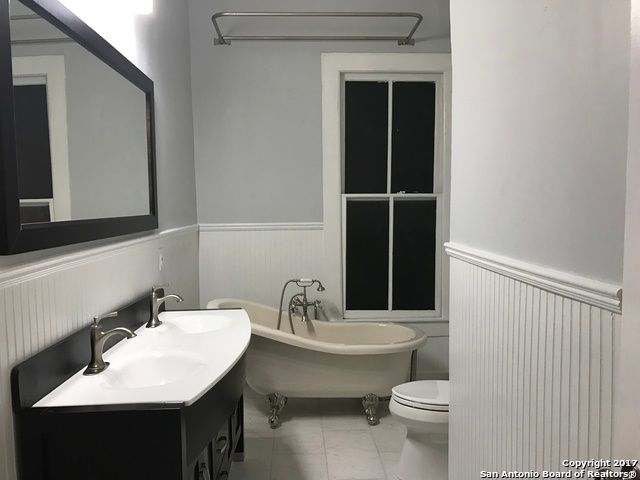 203 Devine St Apt 1, San Antonio, TX 78210