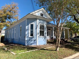 203 Devine St Apt 1, San Antonio, TX 78210