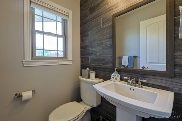 876 Madison Ridge Road, Lawrenceburg, IN 47025