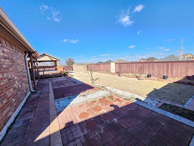 2202 SW 53rd St, Lawton, OK 73505